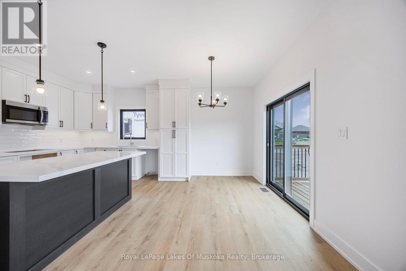 












128 BRANDON AVENUE

,
Severn (Coldwater),




Ontario
L0K1E0

