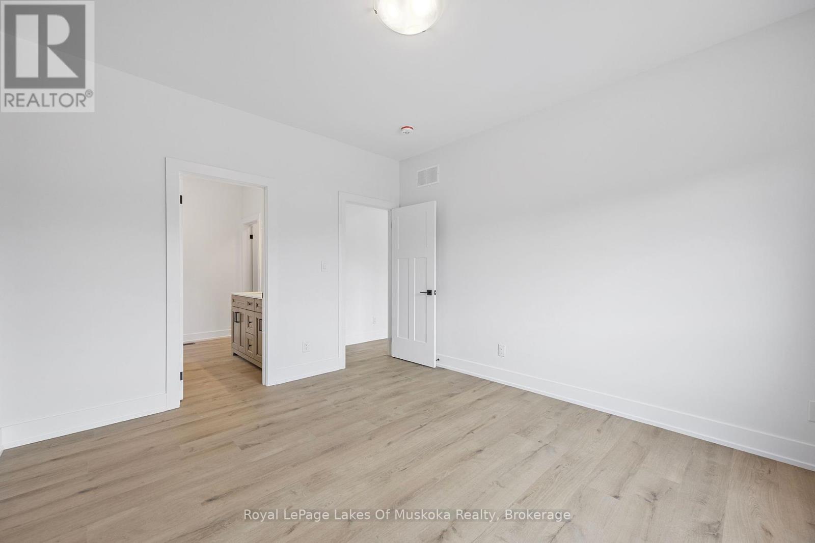 












128 BRANDON AVENUE

,
Severn (Coldwater),




Ontario
L0K1E0

