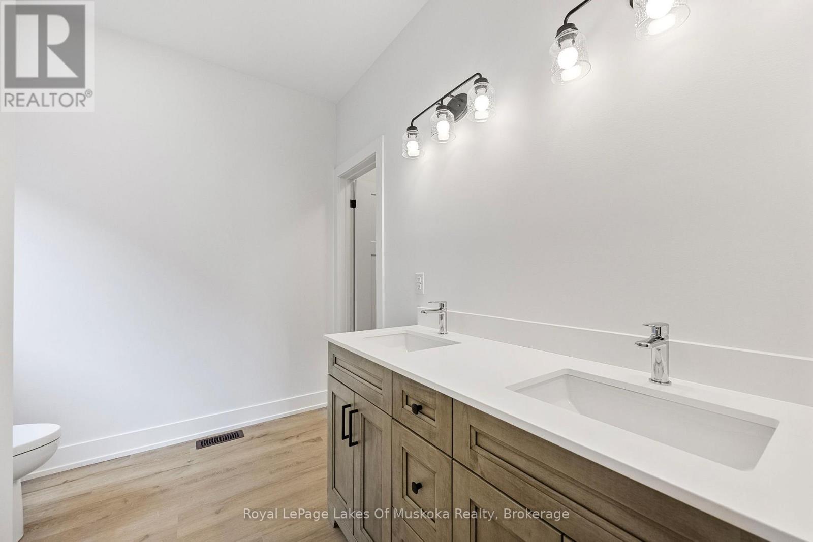 












128 BRANDON AVENUE

,
Severn (Coldwater),




Ontario
L0K1E0

