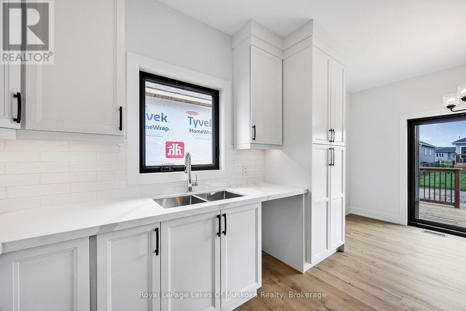 












128 BRANDON AVENUE

,
Severn (Coldwater),




Ontario
L0K1E0

