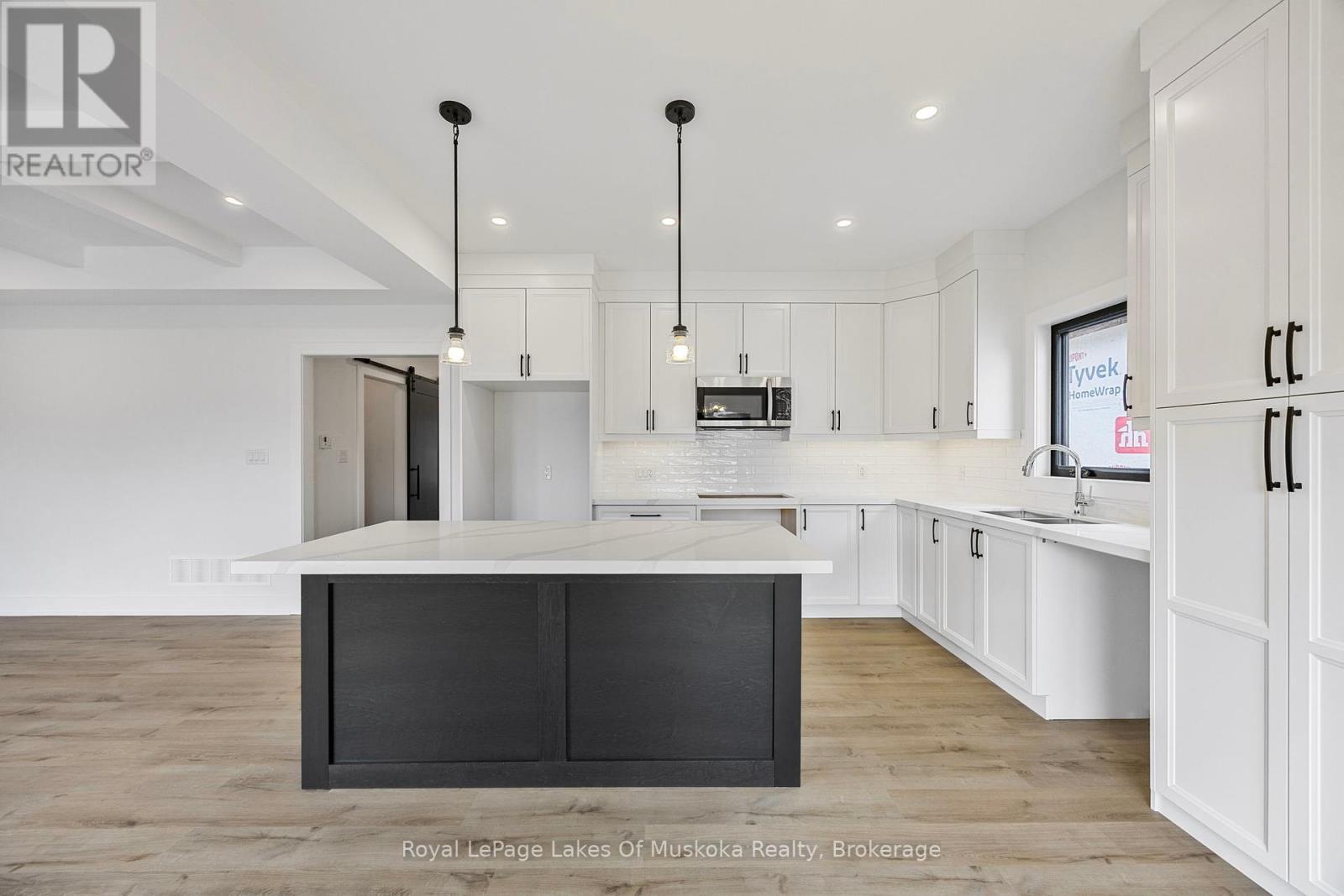 












128 BRANDON AVENUE

,
Severn (Coldwater),




Ontario
L0K1E0

