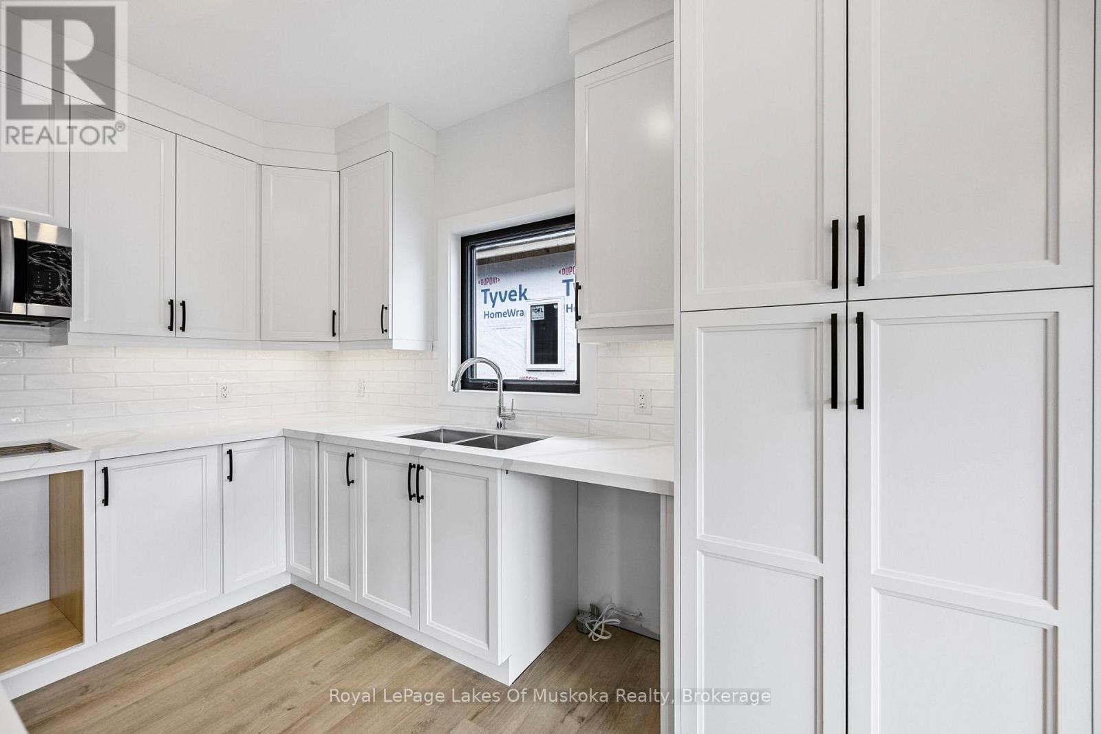 












128 BRANDON AVENUE

,
Severn (Coldwater),




Ontario
L0K1E0


