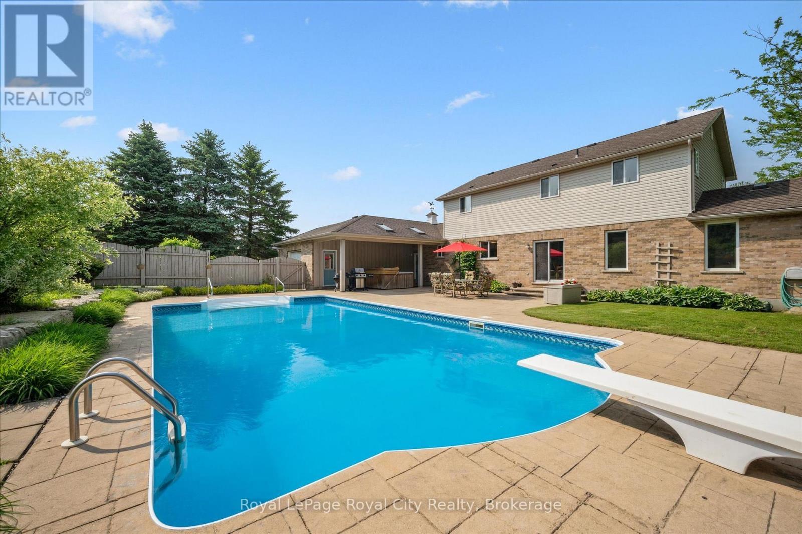 












22 JASON DRIVE

,
Guelph/Eramosa,




Ontario
N1E0N3


