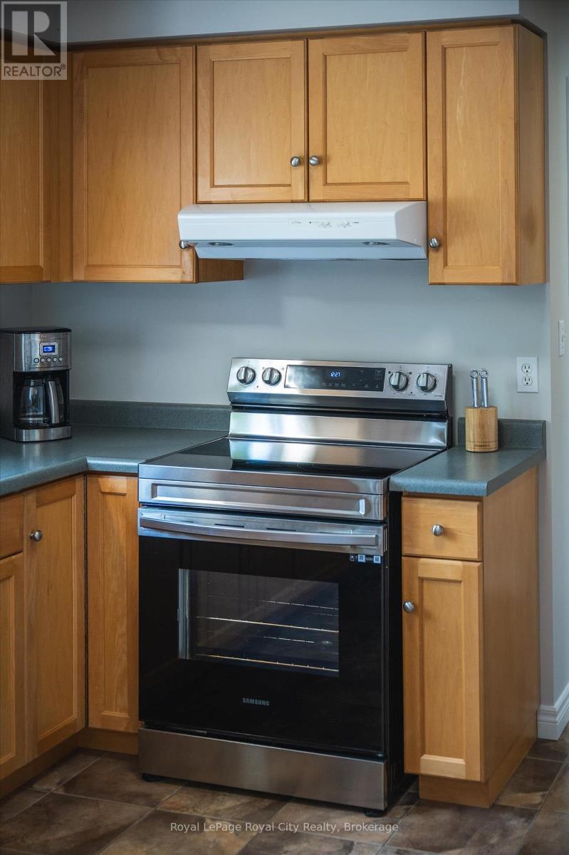 












22 JASON DRIVE

,
Guelph/Eramosa,




Ontario
N1E0N3

