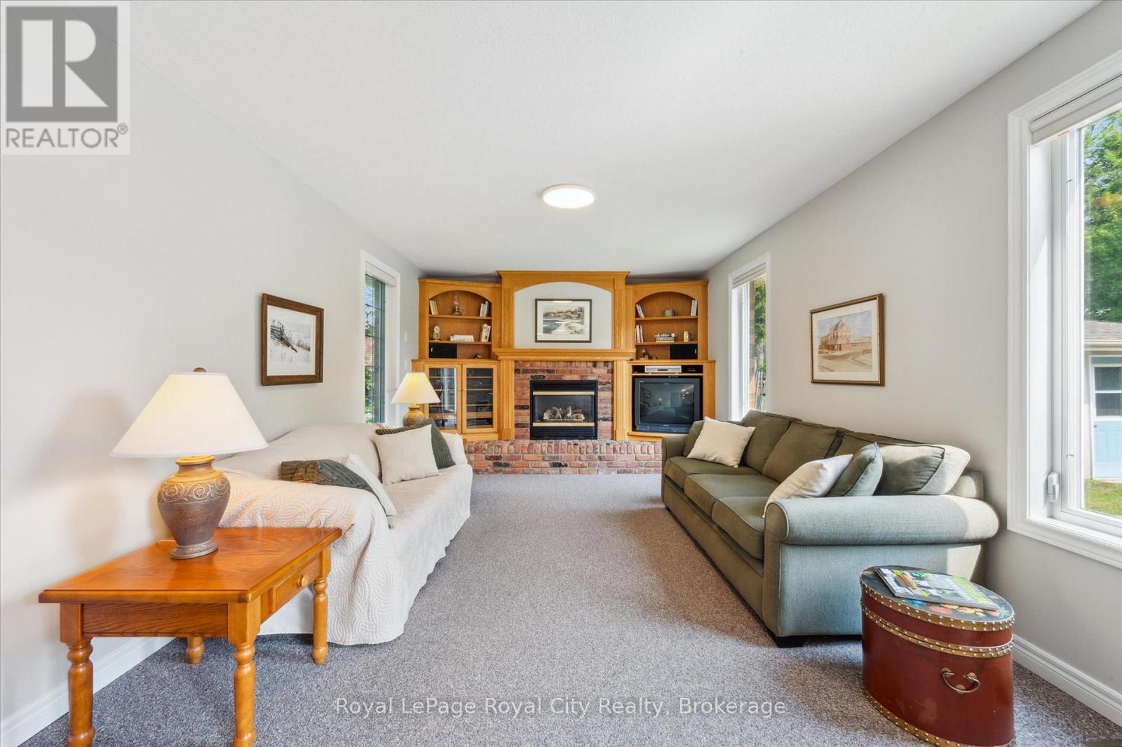 












22 JASON DRIVE

,
Guelph/Eramosa,




Ontario
N1E0N3

