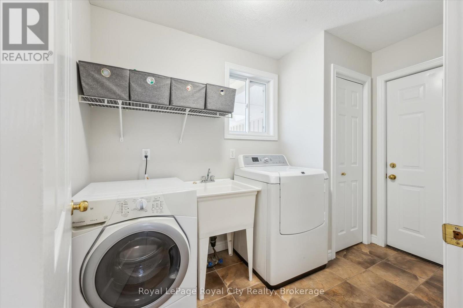 












22 JASON DRIVE

,
Guelph/Eramosa,




Ontario
N1E0N3

