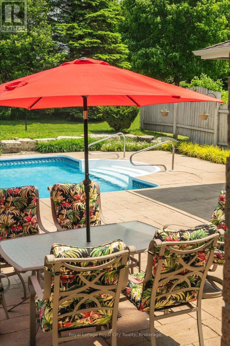 












22 JASON DRIVE

,
Guelph/Eramosa,




Ontario
N1E0N3

