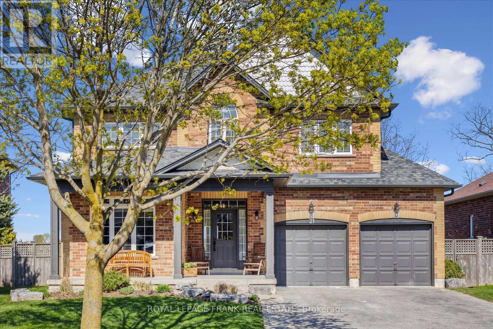 












21 BROWNSCOMBE CRESCENT

,
Uxbridge,




Ontario
L9P1Y1

