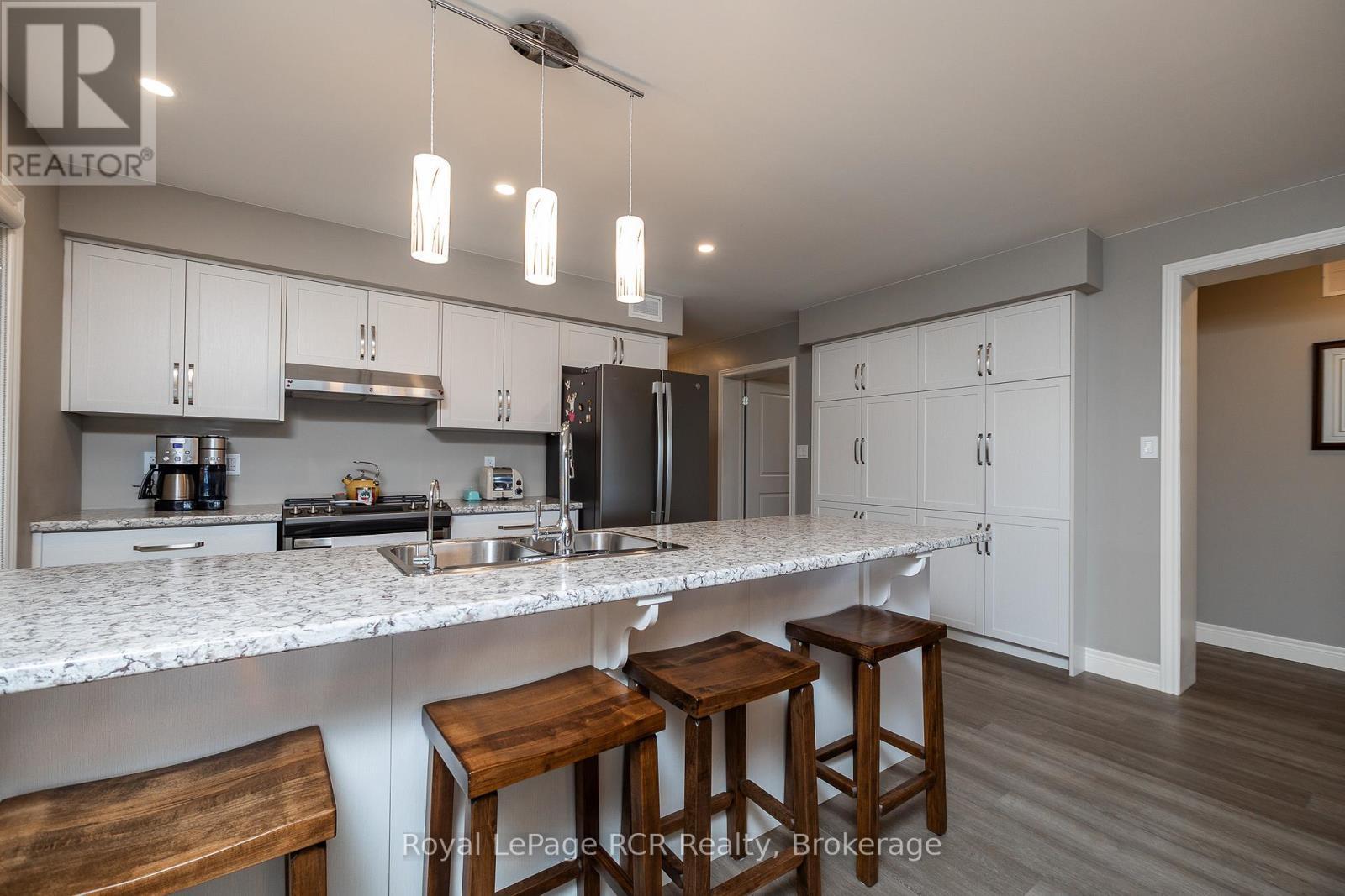 












474825 TOWNSEND LAKE ROAD

,
West Grey,




Ontario
N0C1H0

