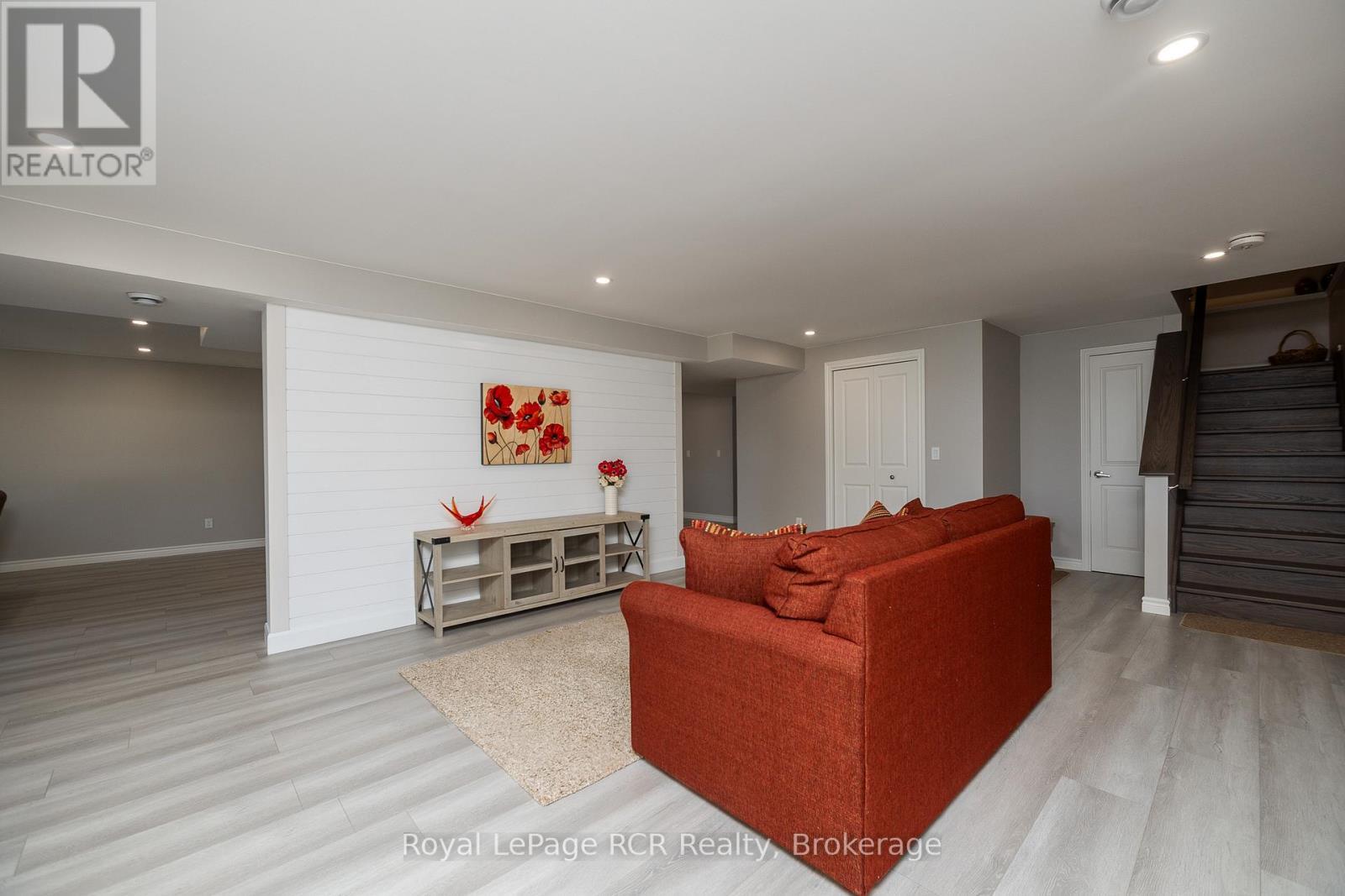 












474825 TOWNSEND LAKE ROAD

,
West Grey,




Ontario
N0C1H0

