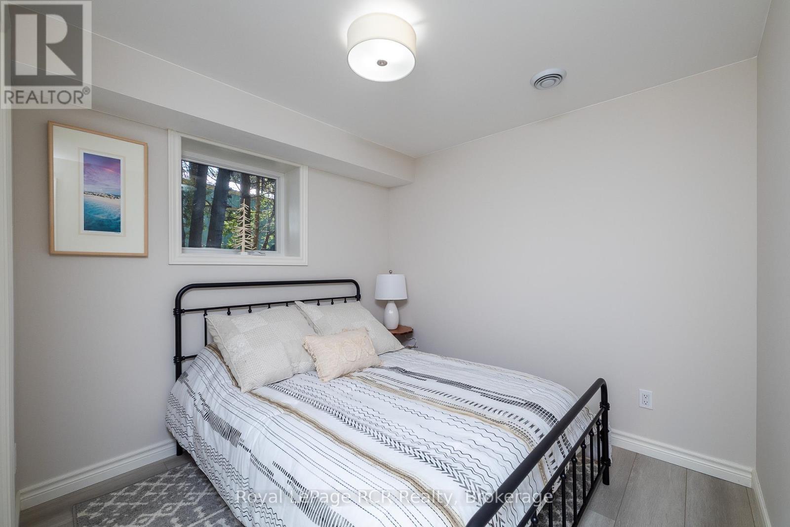 












474825 TOWNSEND LAKE ROAD

,
West Grey,




Ontario
N0C1H0

