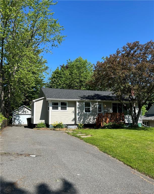 









693


Mitchell

ST,
Fredericton,




NB
E3B 3S7

