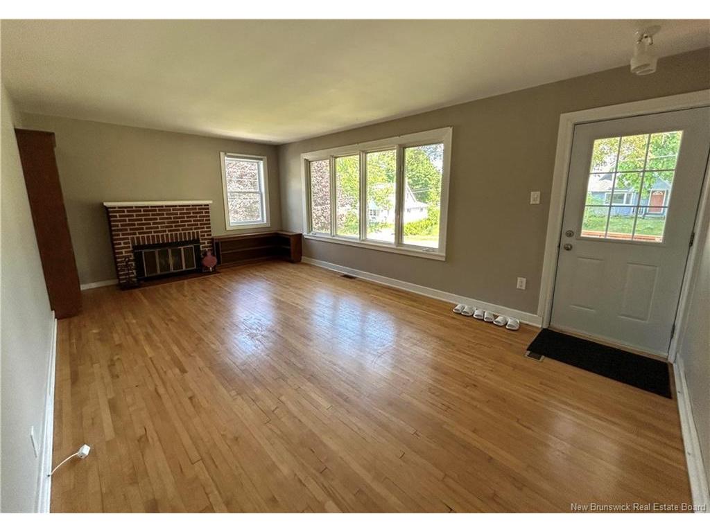 









693


Mitchell

ST,
Fredericton,




NB
E3B 3S7

