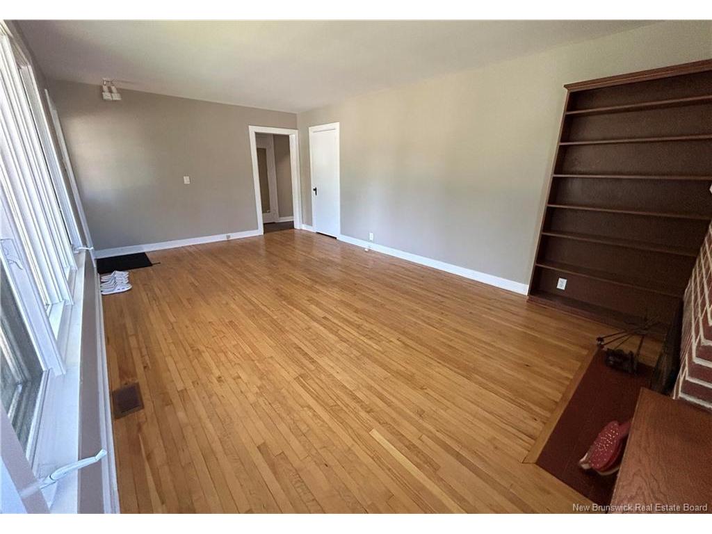 









693


Mitchell

ST,
Fredericton,




NB
E3B 3S7

