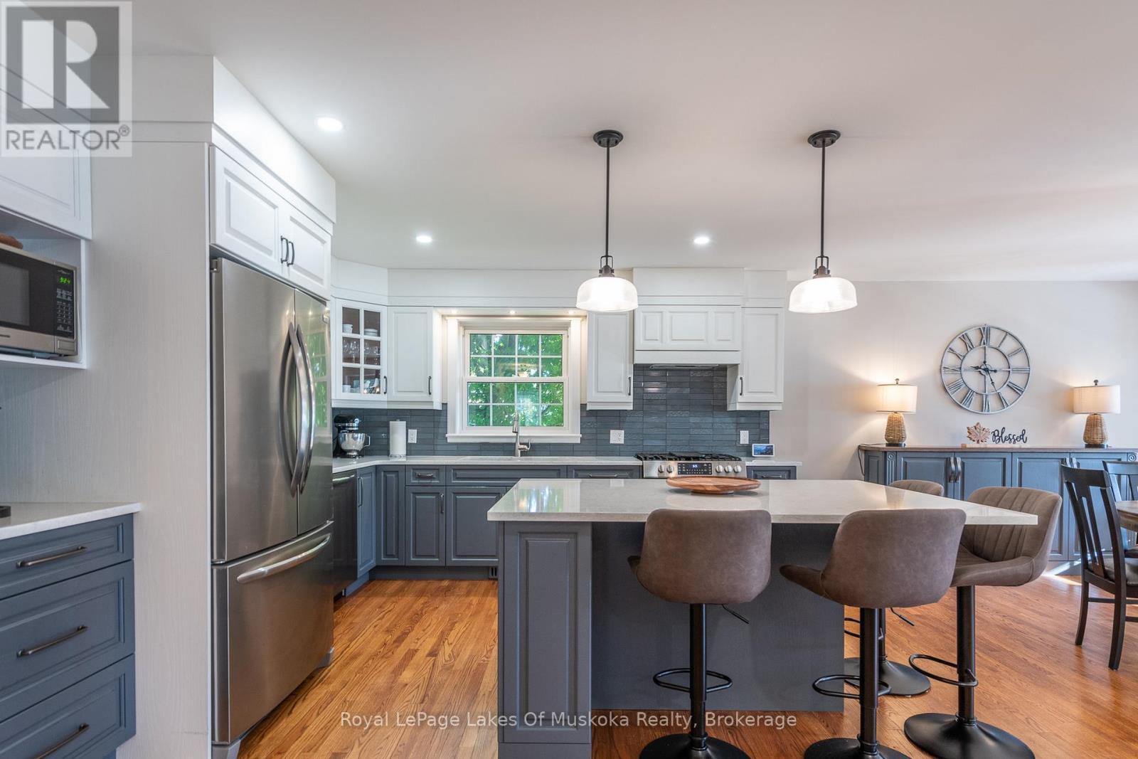 












7 LAKE BERNARD DRIVE

,
Sundridge,




Ontario
P0A1Z0

