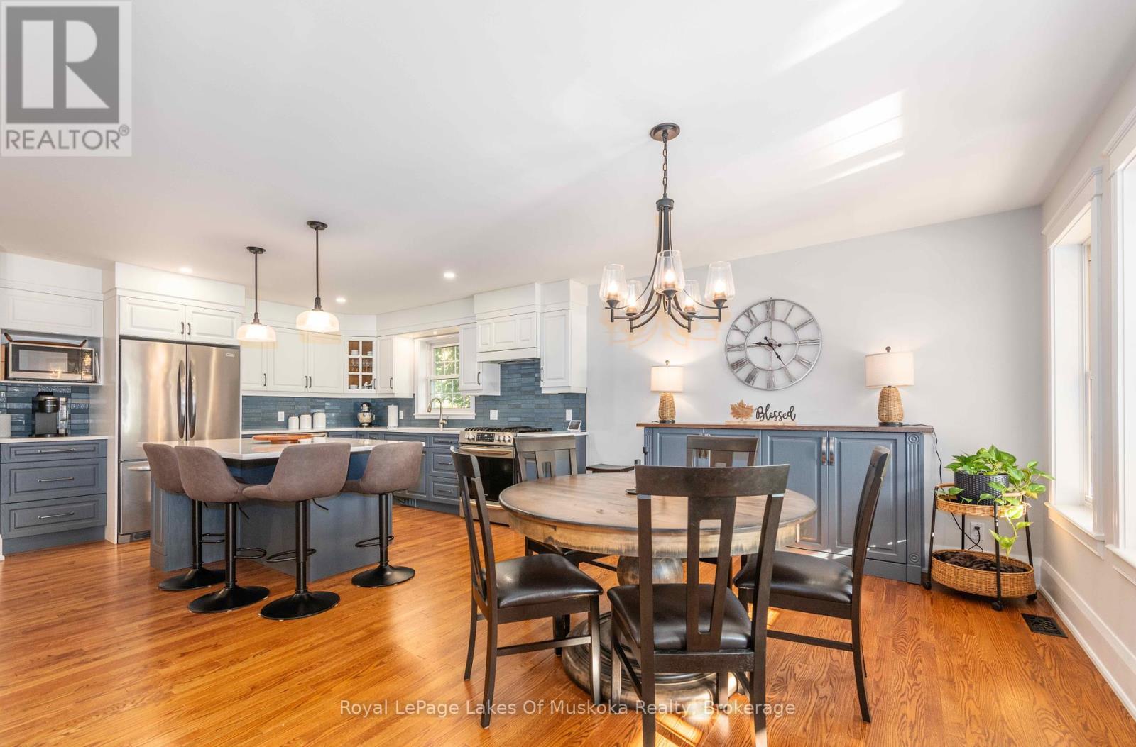 












7 LAKE BERNARD DRIVE

,
Sundridge,




Ontario
P0A1Z0

