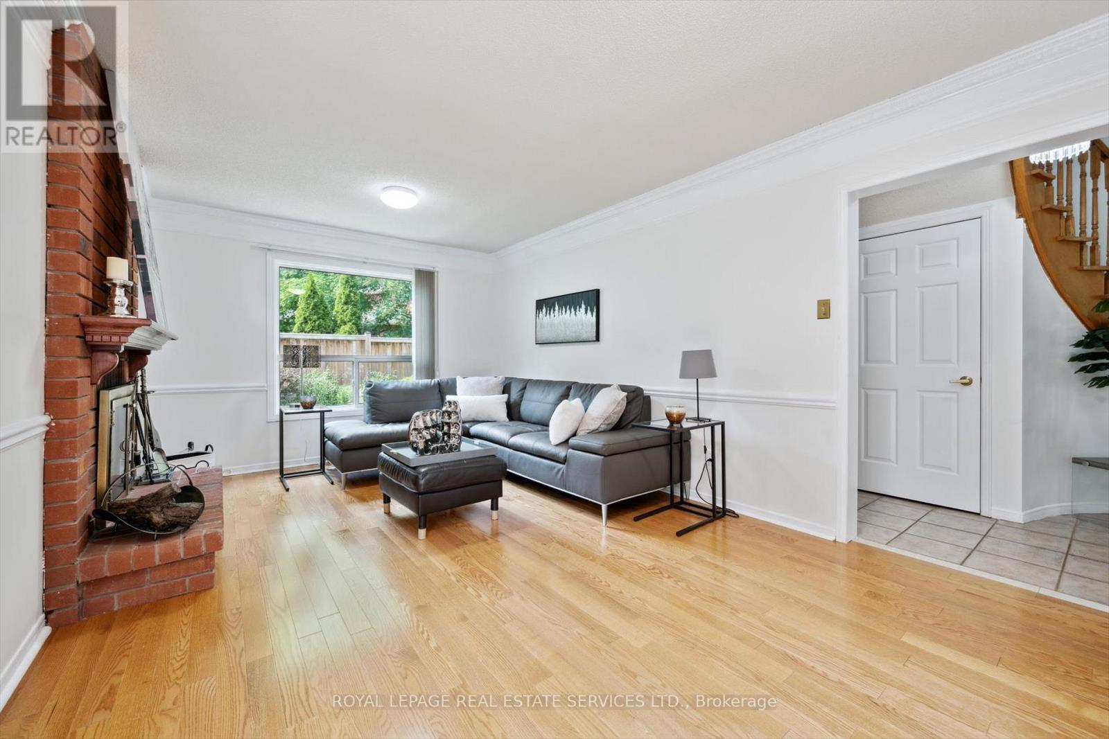 












117 WARNER DRIVE

,
Oakville,




Ontario
L6L6G7

