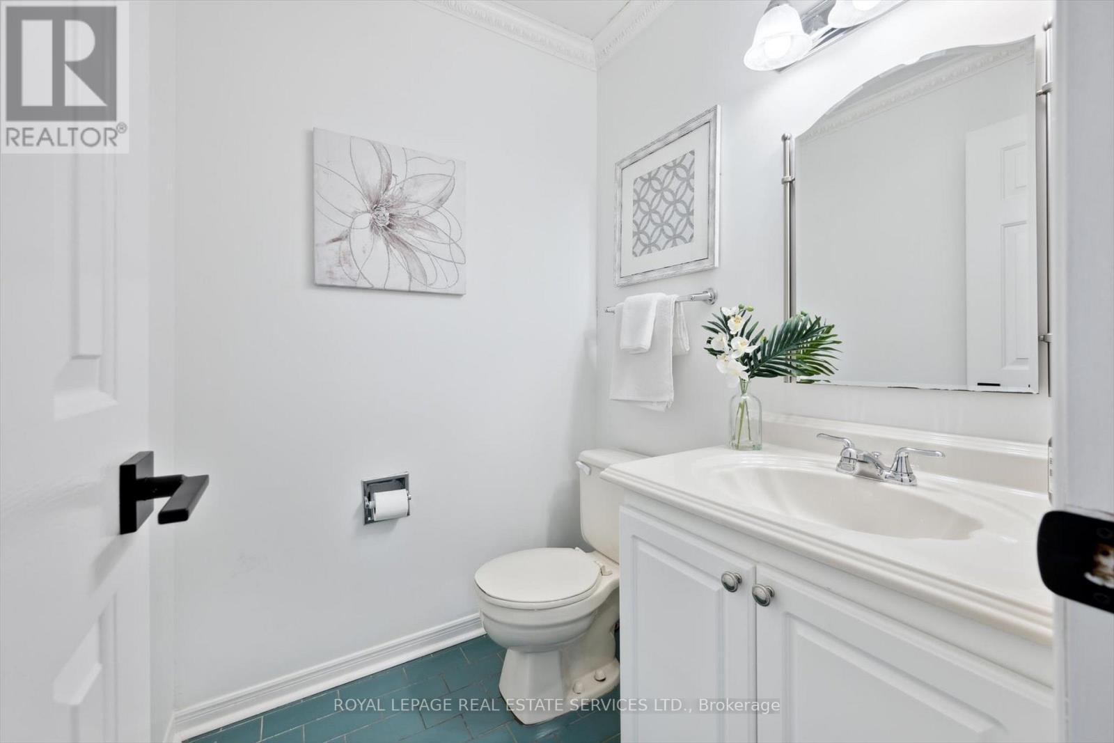 












117 WARNER DRIVE

,
Oakville,




Ontario
L6L6G7

