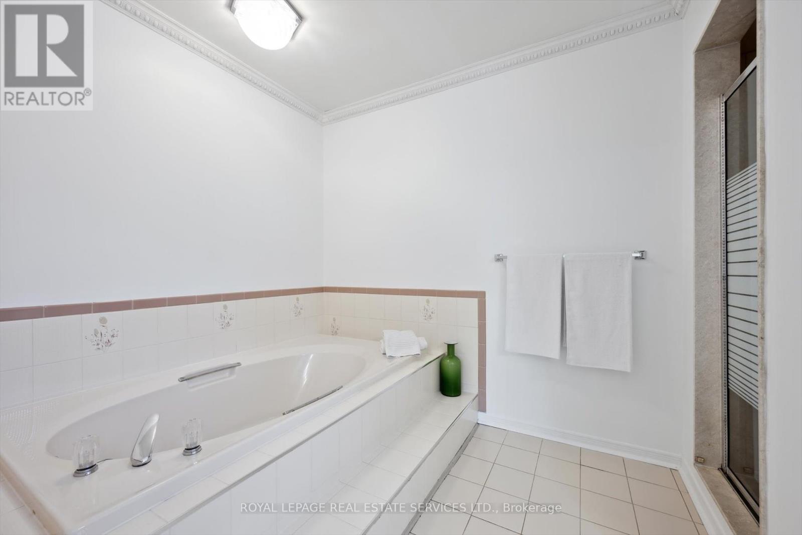 












117 WARNER DRIVE

,
Oakville,




Ontario
L6L6G7

