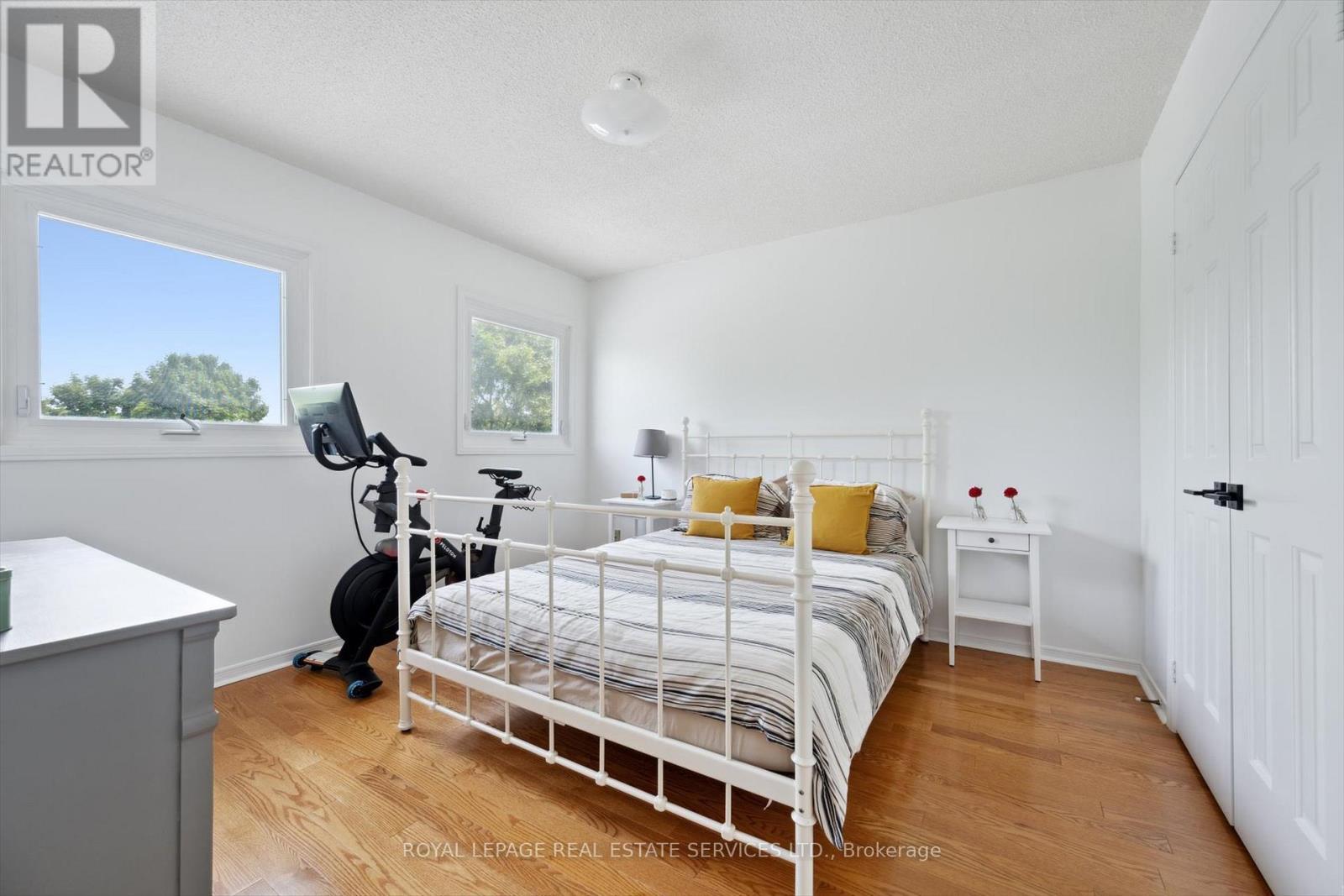 












117 WARNER DRIVE

,
Oakville,




Ontario
L6L6G7

