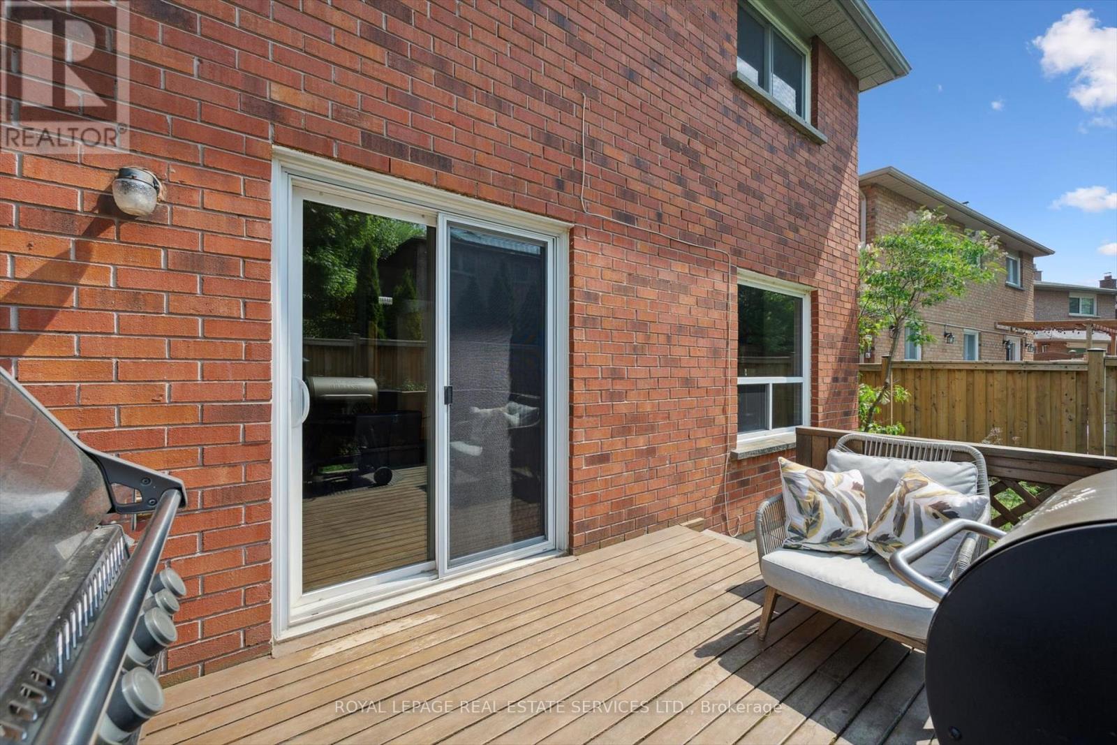 












117 WARNER DRIVE

,
Oakville,




Ontario
L6L6G7

