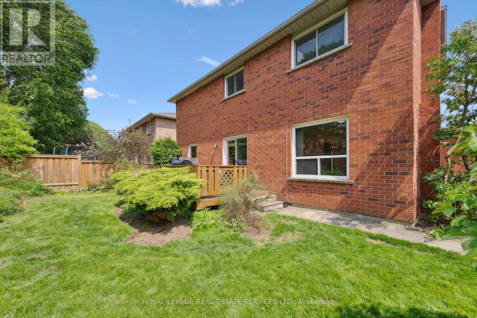 












117 WARNER DRIVE

,
Oakville,




Ontario
L6L6G7

