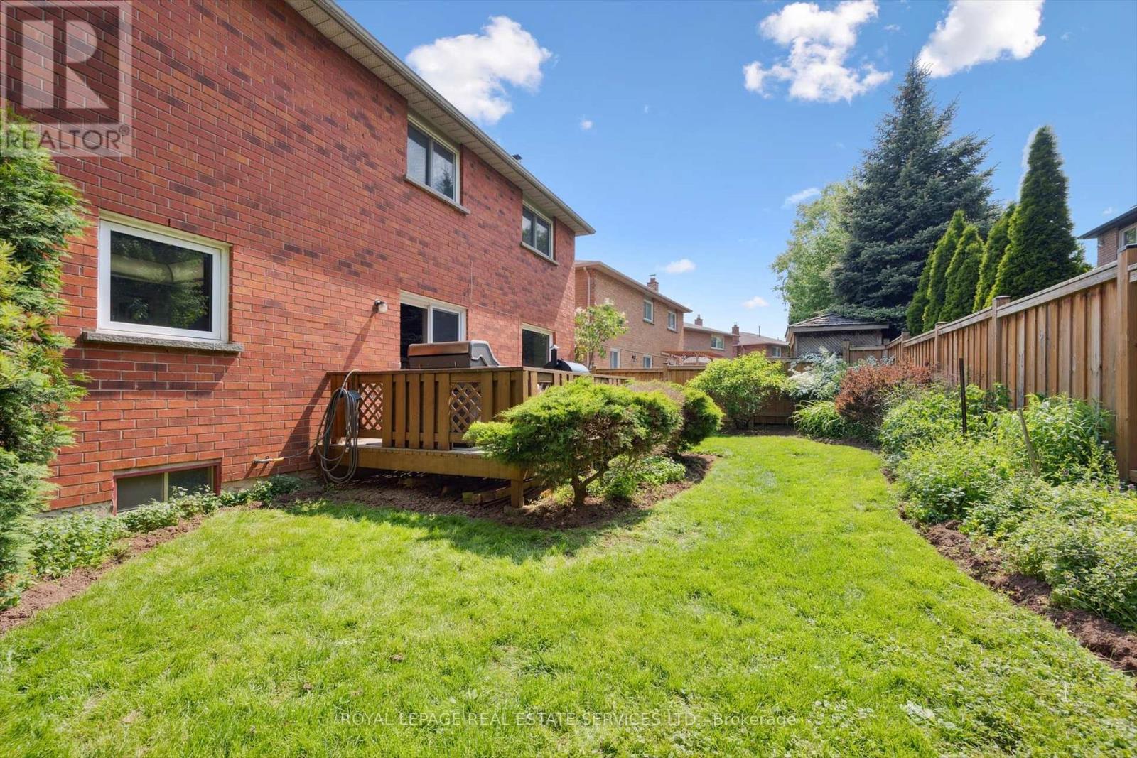 












117 WARNER DRIVE

,
Oakville,




Ontario
L6L6G7

