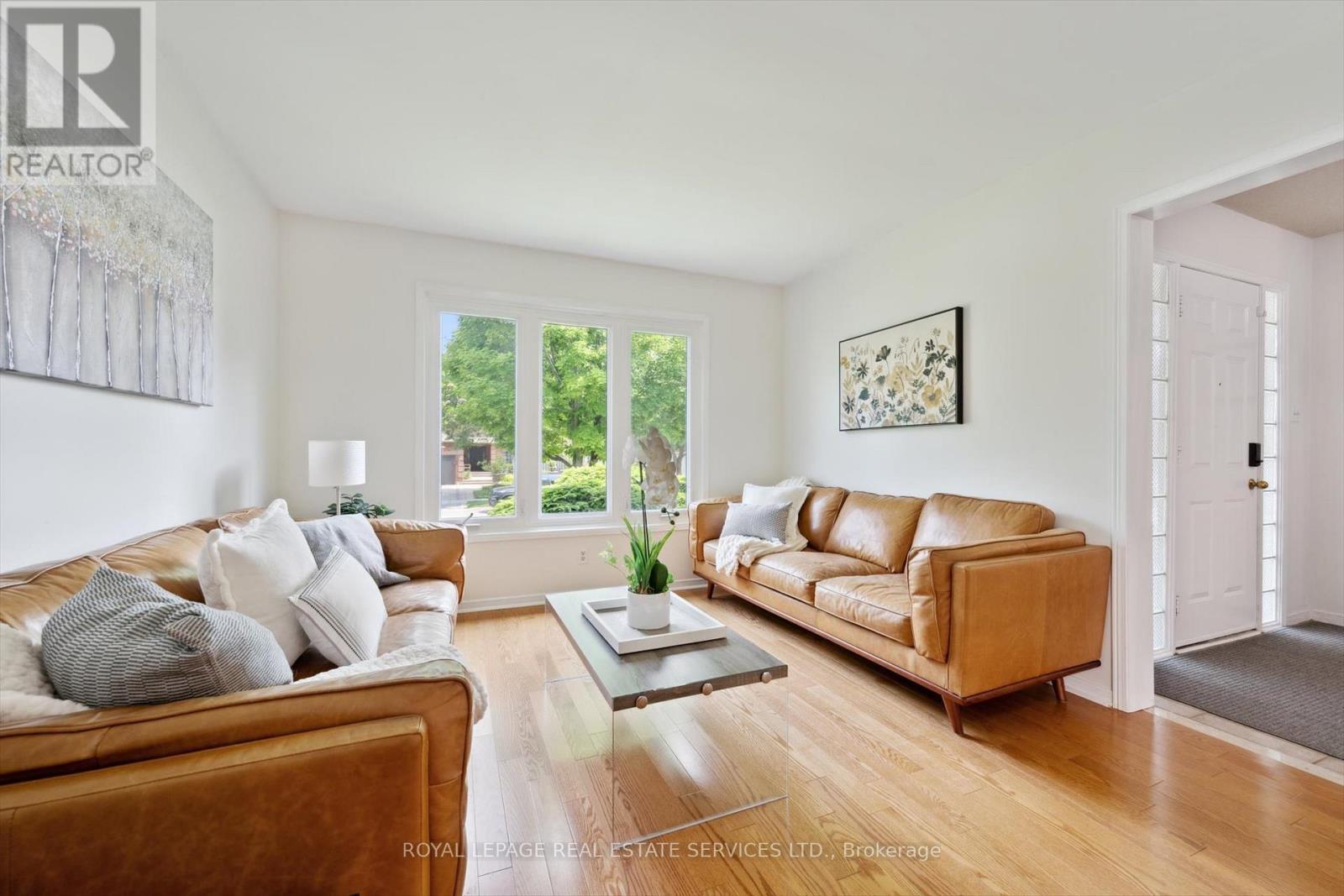 












117 WARNER DRIVE

,
Oakville,




Ontario
L6L6G7

