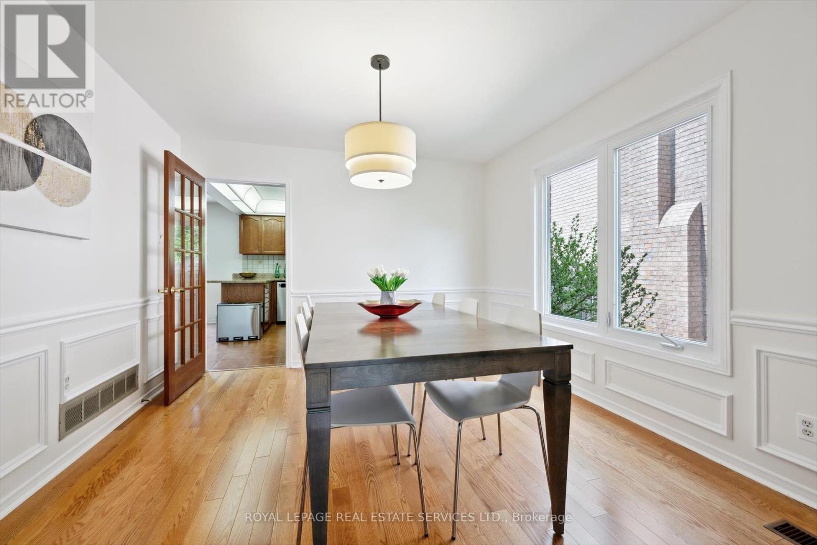 












117 WARNER DRIVE

,
Oakville,




Ontario
L6L6G7

