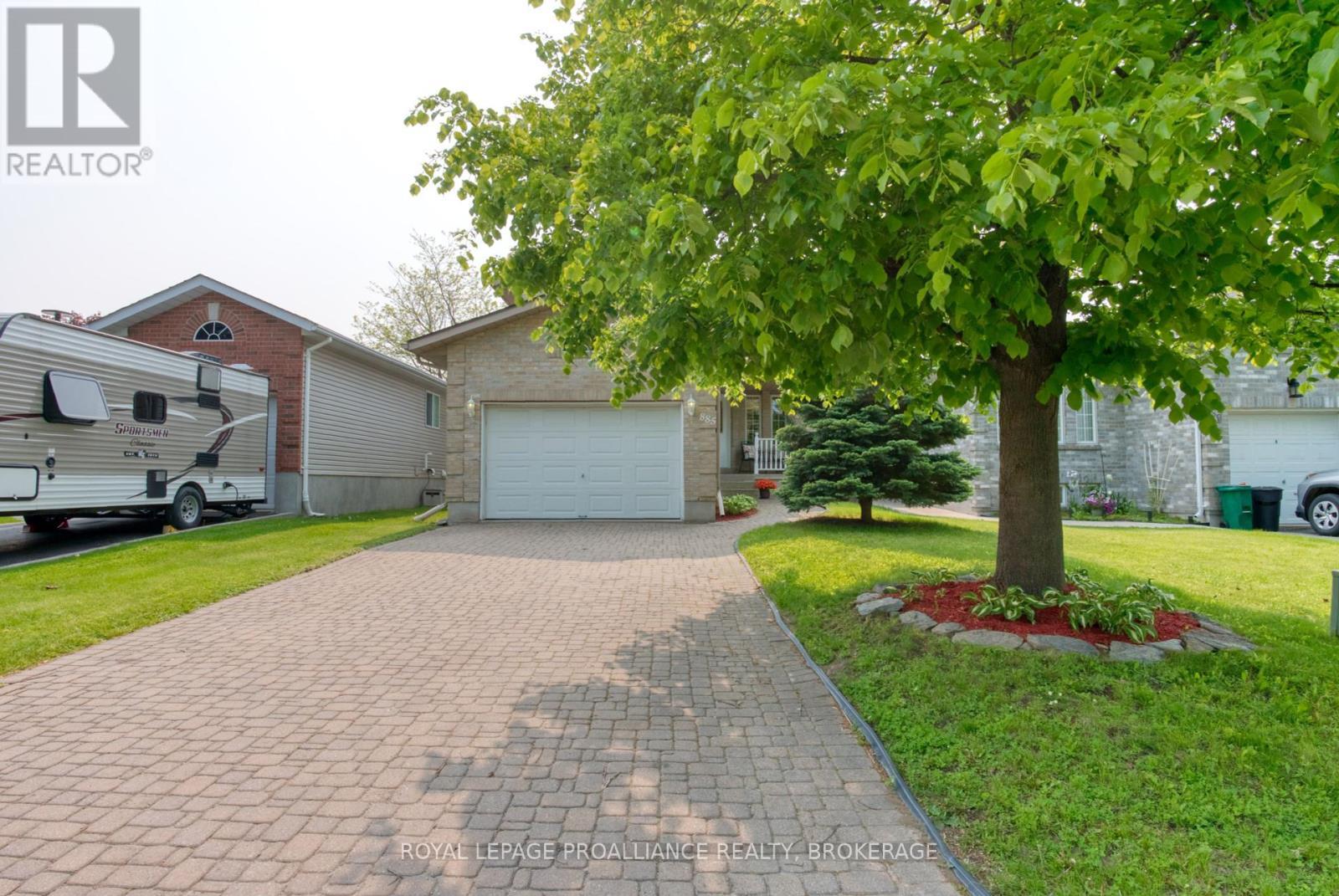 












885 RINGSTEAD STREET

,
Kingston (City SouthWest),




Ontario
K7M9A3

