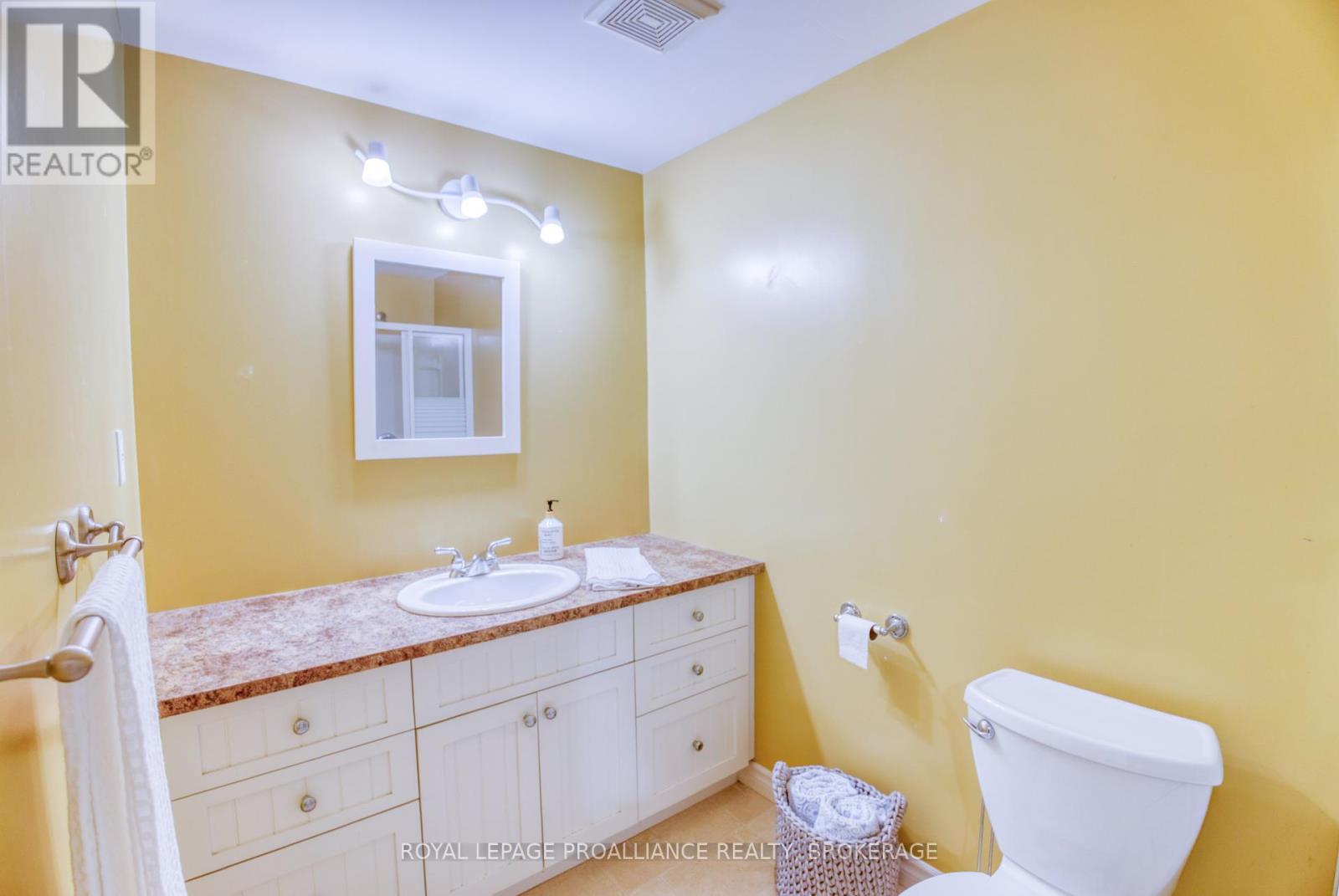 












885 RINGSTEAD STREET

,
Kingston (City SouthWest),




Ontario
K7M9A3

