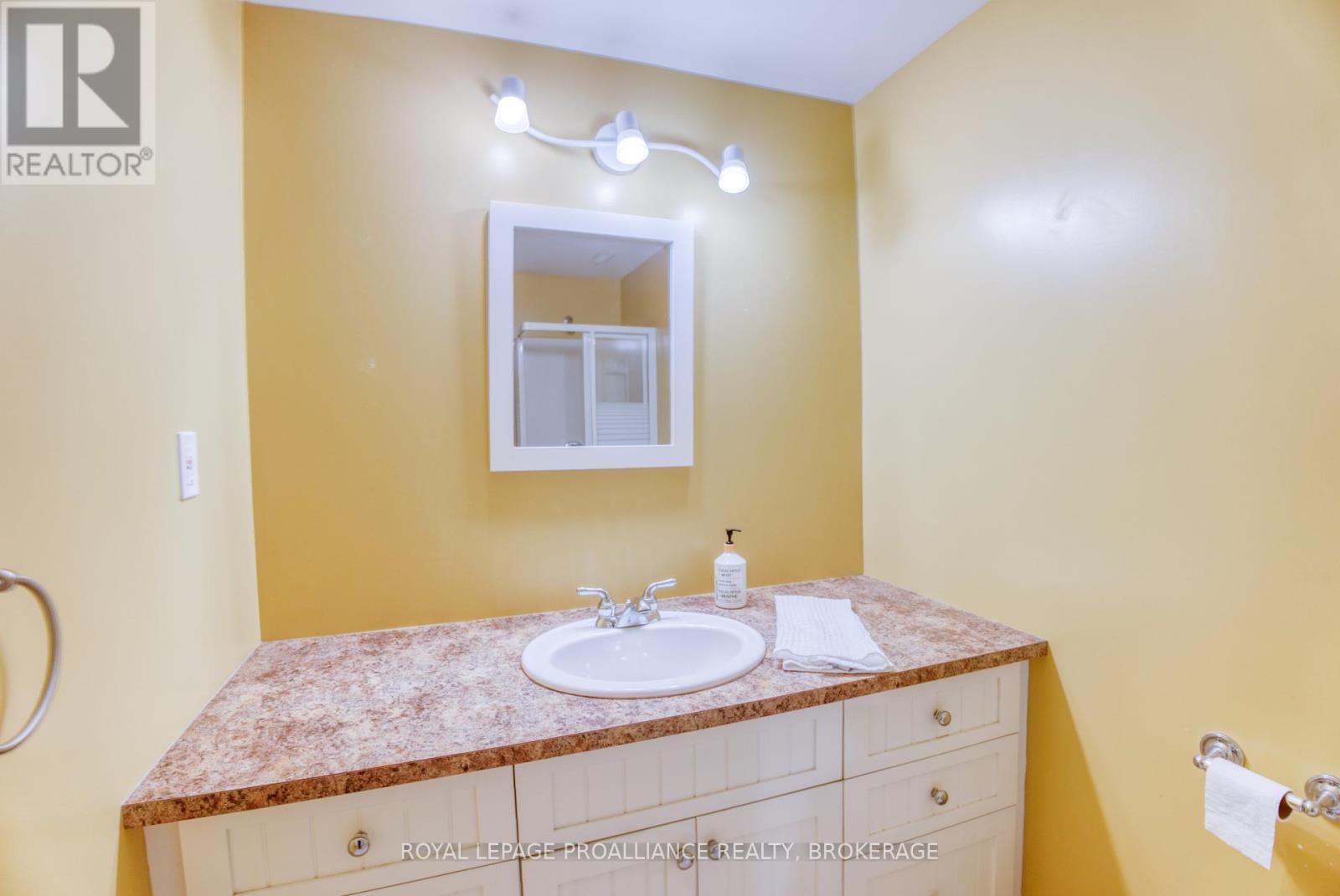












885 RINGSTEAD STREET

,
Kingston (City SouthWest),




Ontario
K7M9A3


