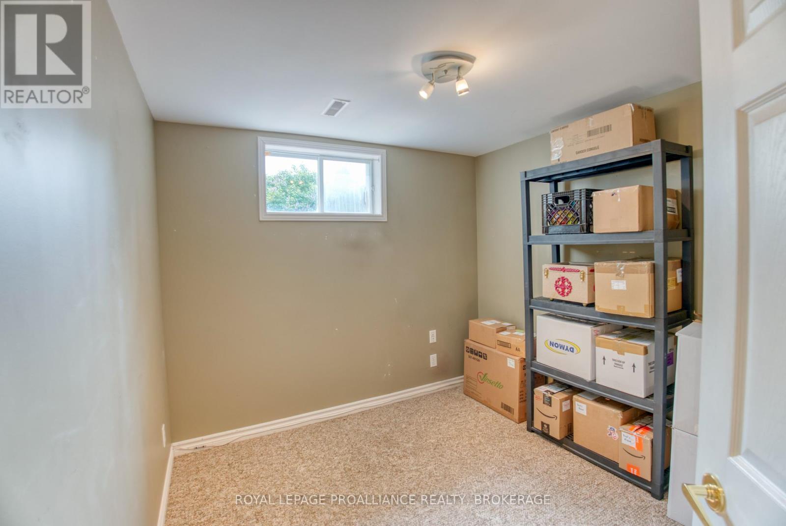 












885 RINGSTEAD STREET

,
Kingston (City SouthWest),




Ontario
K7M9A3

