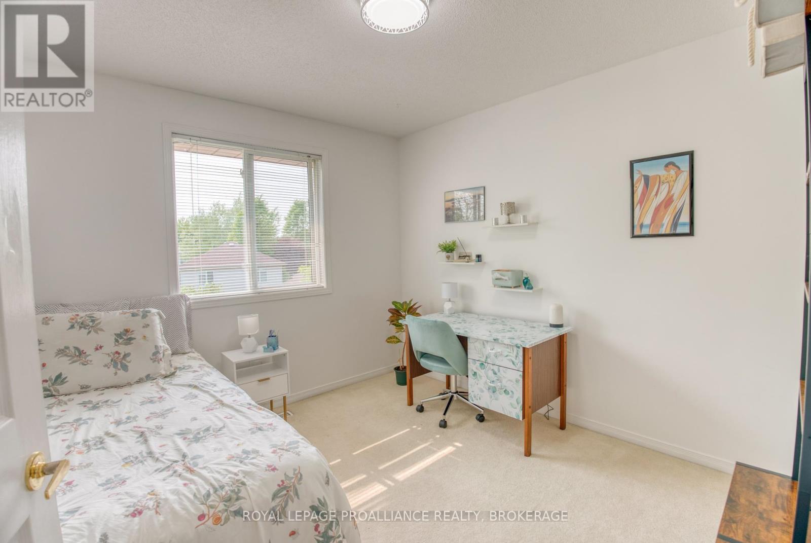 












885 RINGSTEAD STREET

,
Kingston (City SouthWest),




Ontario
K7M9A3

