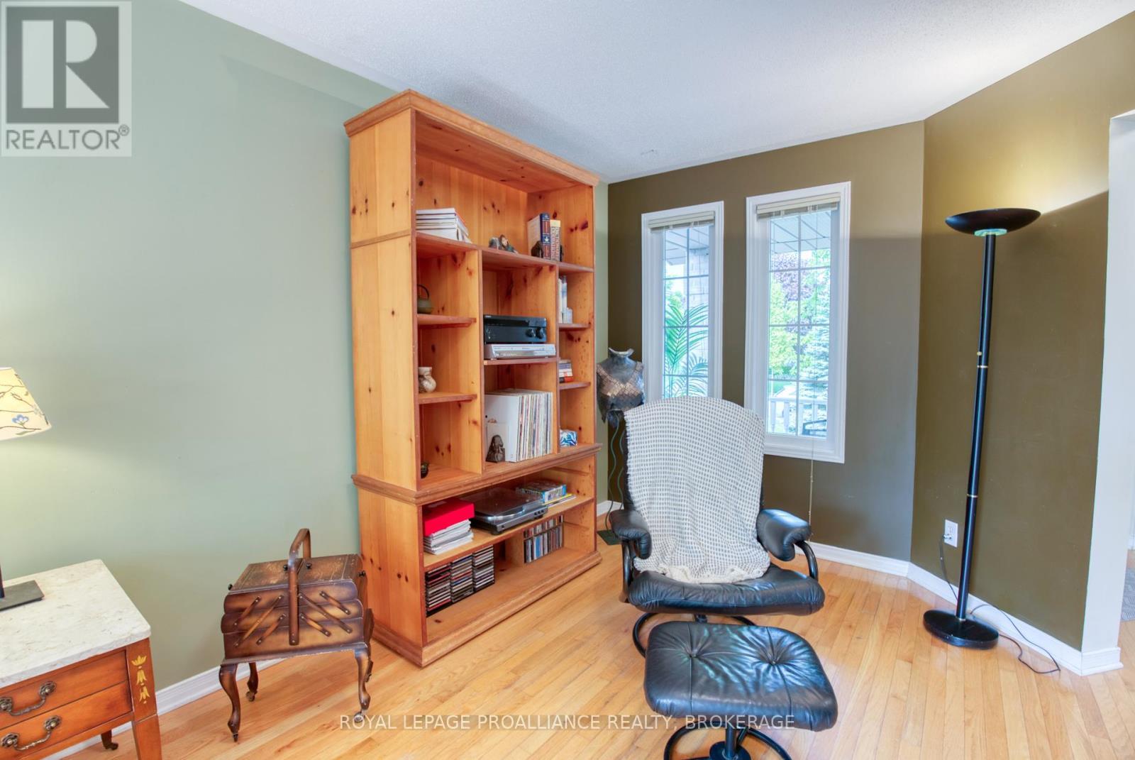












885 RINGSTEAD STREET

,
Kingston (City SouthWest),




Ontario
K7M9A3

