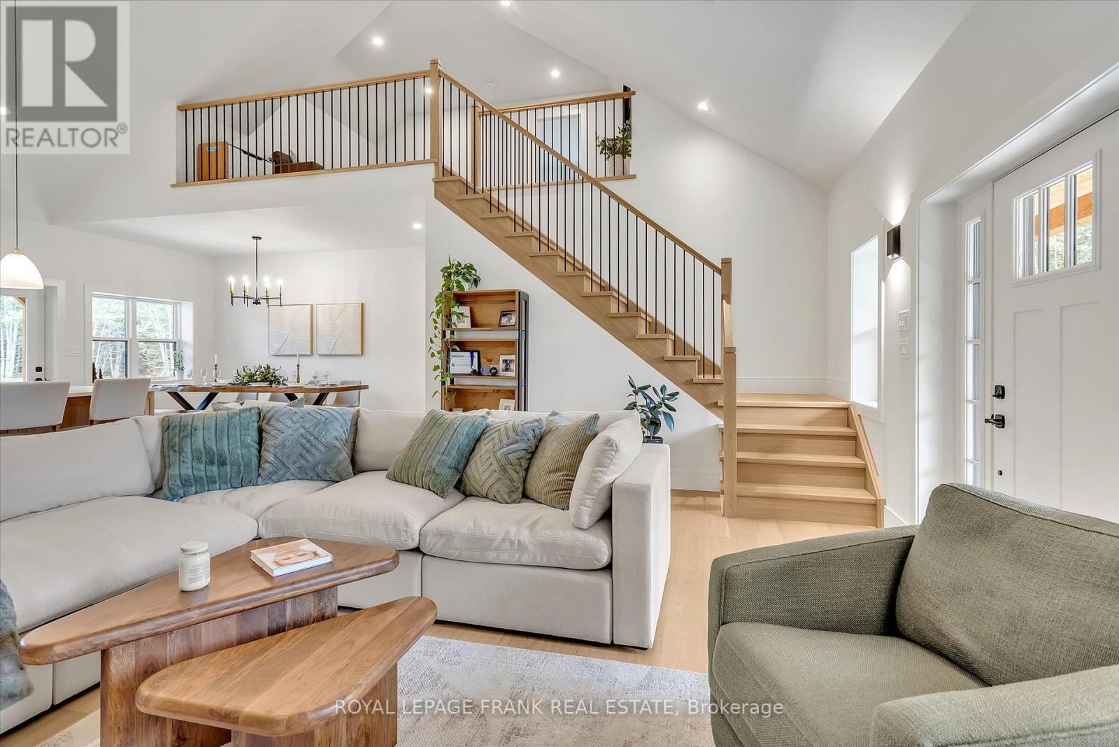 












652 COUNTY ROAD 49

,
Trent Lakes,




Ontario
K0M1A0

