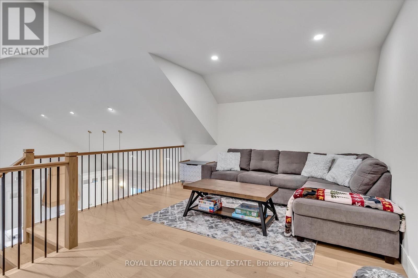 












652 COUNTY ROAD 49

,
Trent Lakes,




Ontario
K0M1A0

