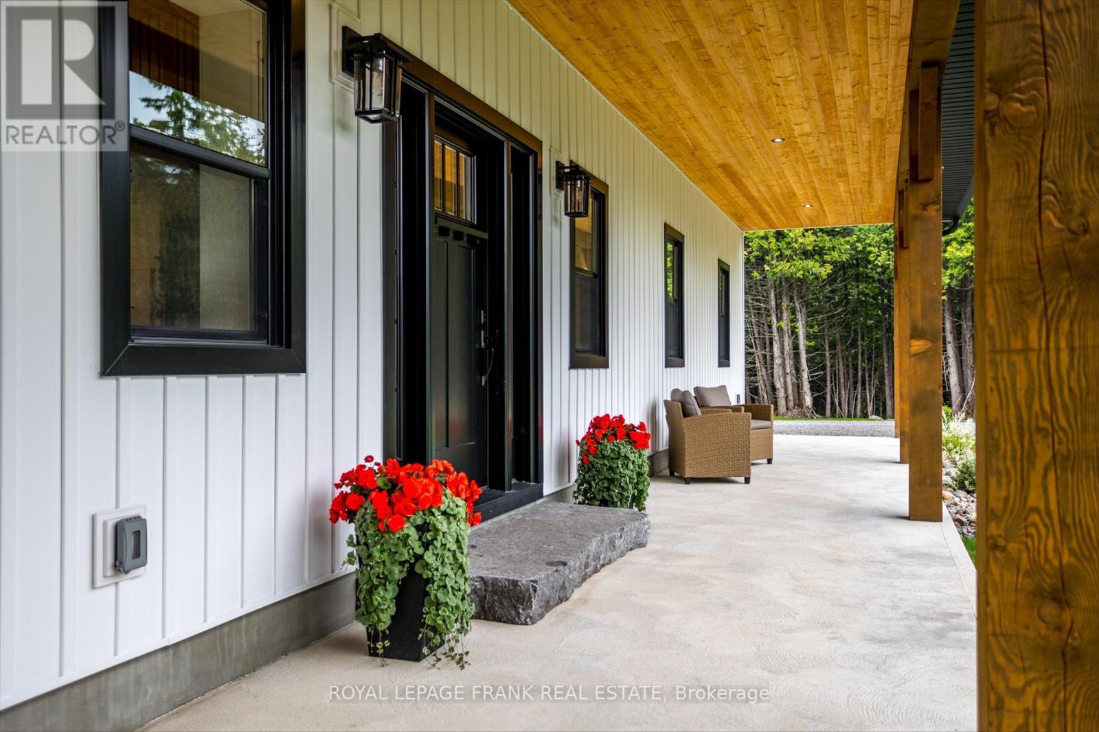












652 COUNTY ROAD 49

,
Trent Lakes,




Ontario
K0M1A0

