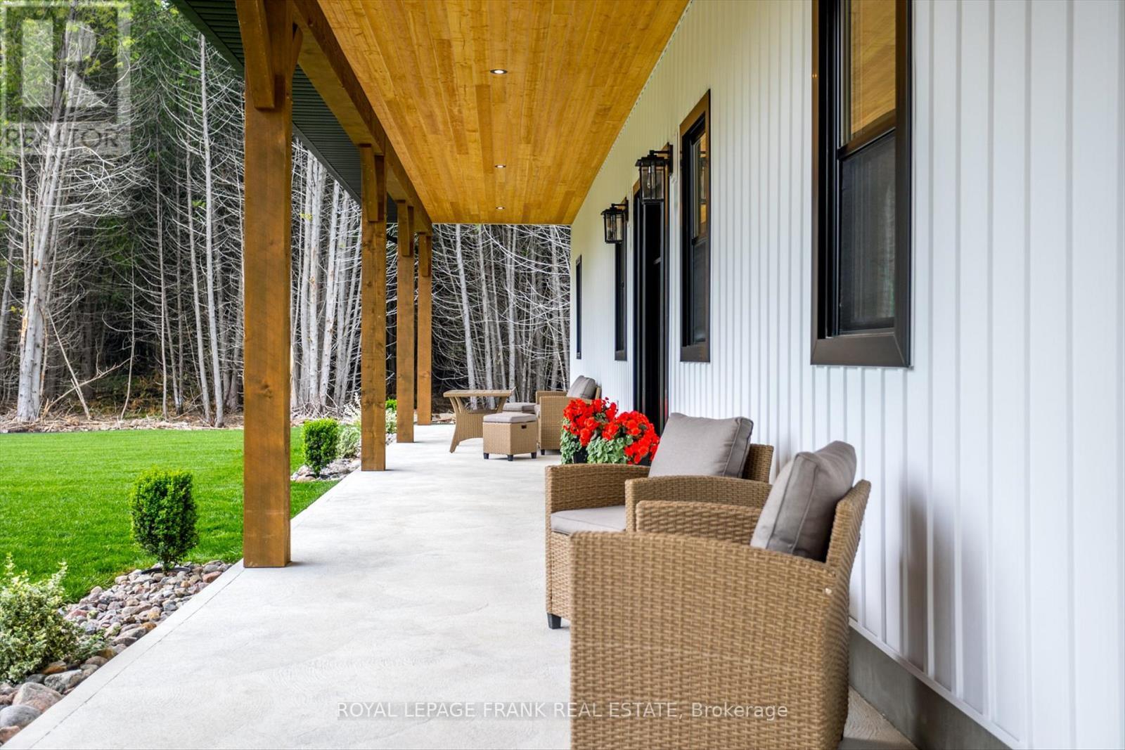 












652 COUNTY ROAD 49

,
Trent Lakes,




Ontario
K0M1A0

