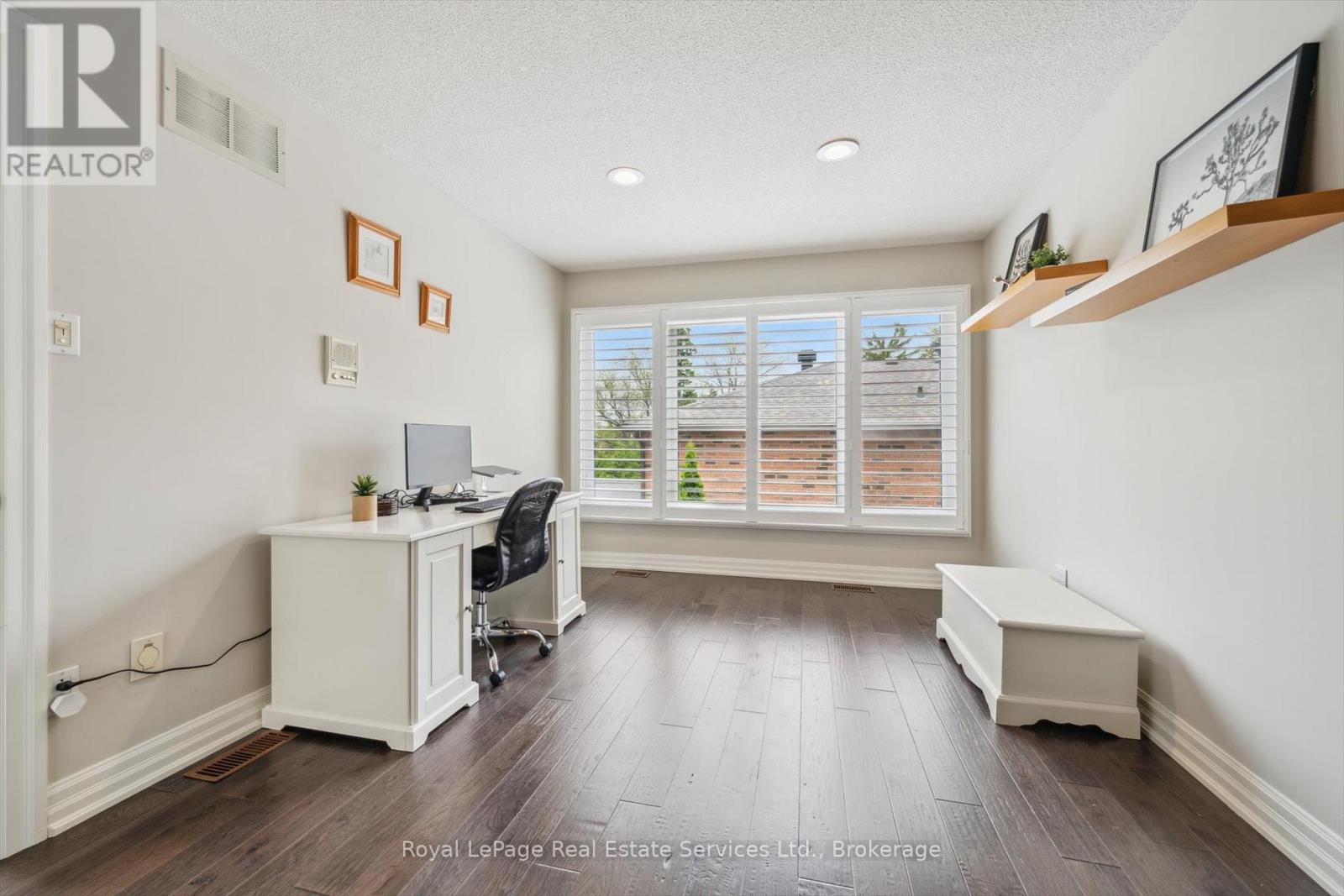 












480 CHARTWELL ROAD

,
Oakville (OO Old Oakville),




Ontario
L6J4A5

