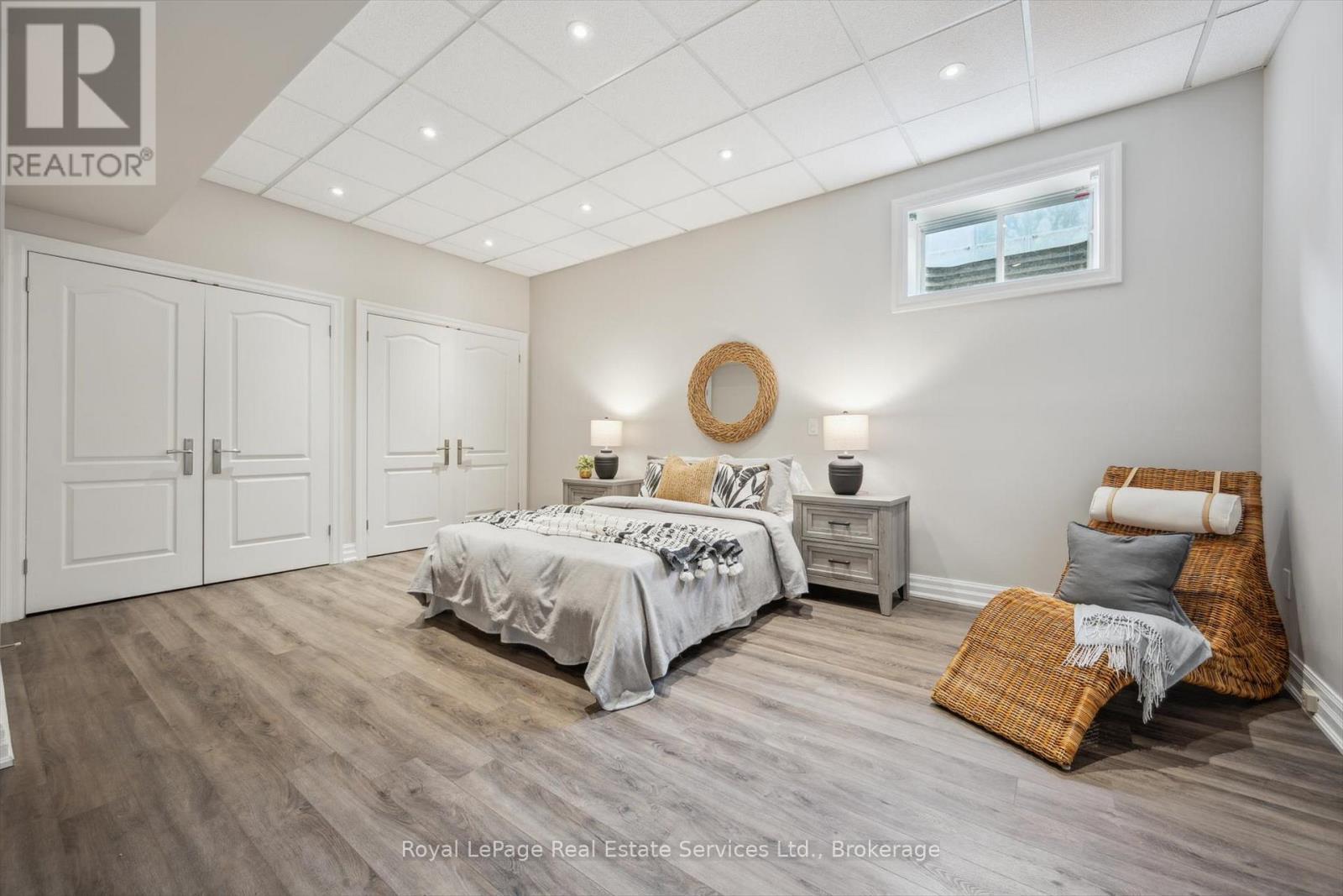 












480 CHARTWELL ROAD

,
Oakville (OO Old Oakville),




Ontario
L6J4A5

