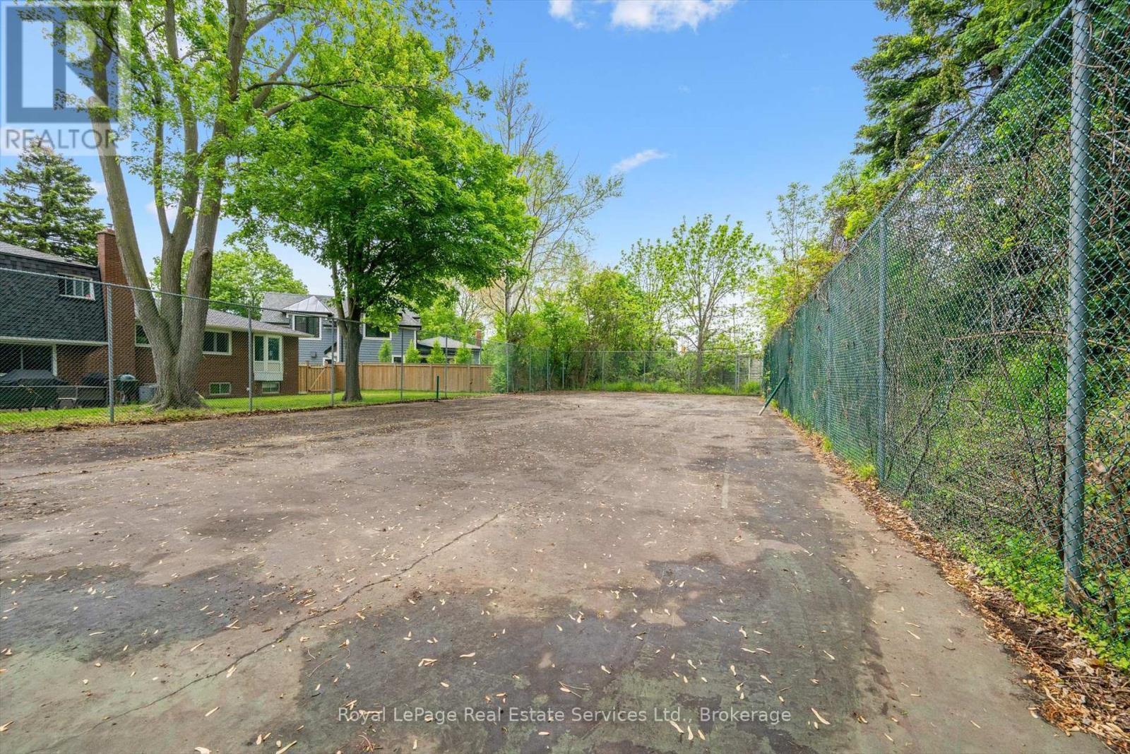












480 CHARTWELL ROAD

,
Oakville (OO Old Oakville),




Ontario
L6J4A5

