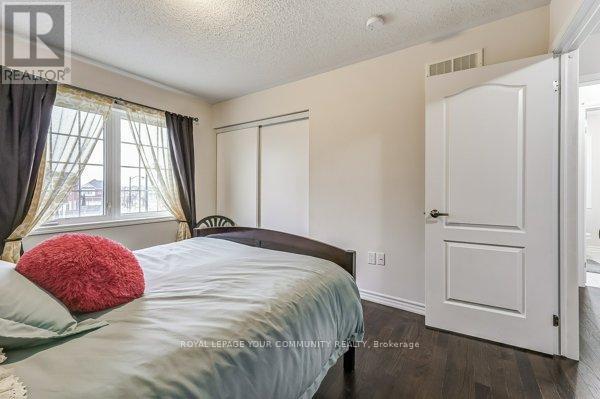 












290 THOMAS PHILLIPS DRIVE

,
Aurora,




Ontario
L4G0T4

