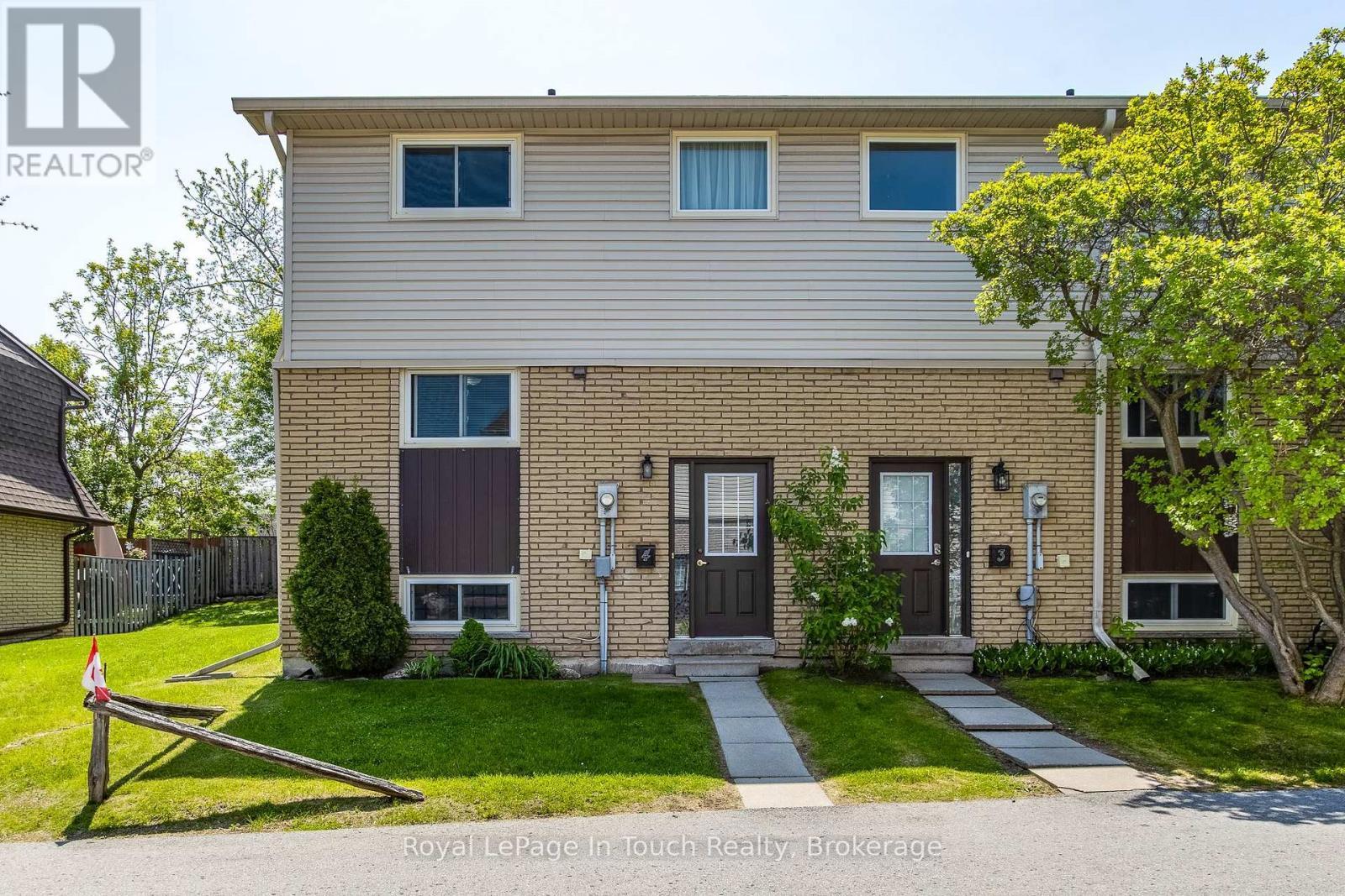 












4 - 233 INNISFIL STREET

,
Barrie (Allandale Centre),




Ontario
L4N3E9

