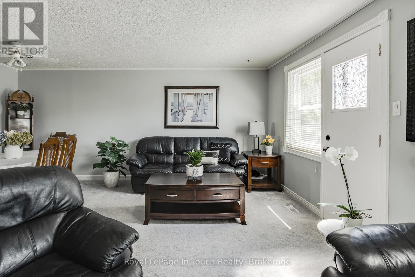 












4 - 233 INNISFIL STREET

,
Barrie (Allandale Centre),




Ontario
L4N3E9

