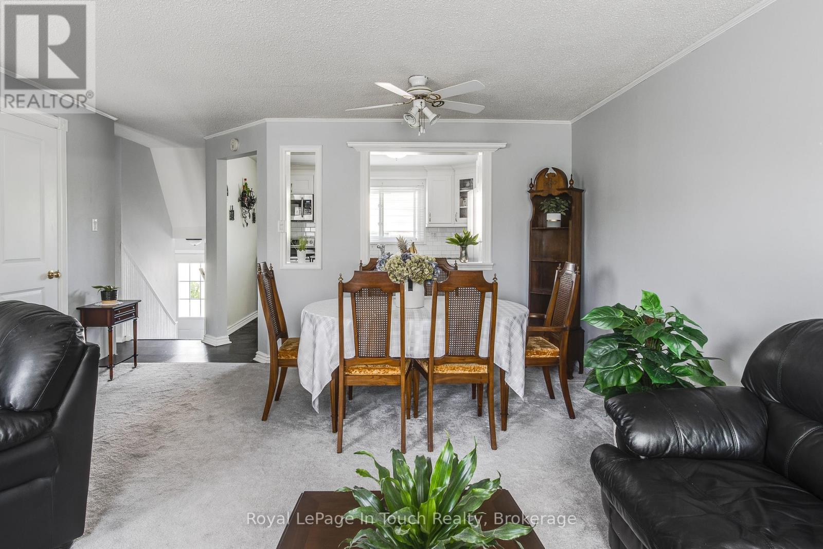 












4 - 233 INNISFIL STREET

,
Barrie (Allandale Centre),




Ontario
L4N3E9

