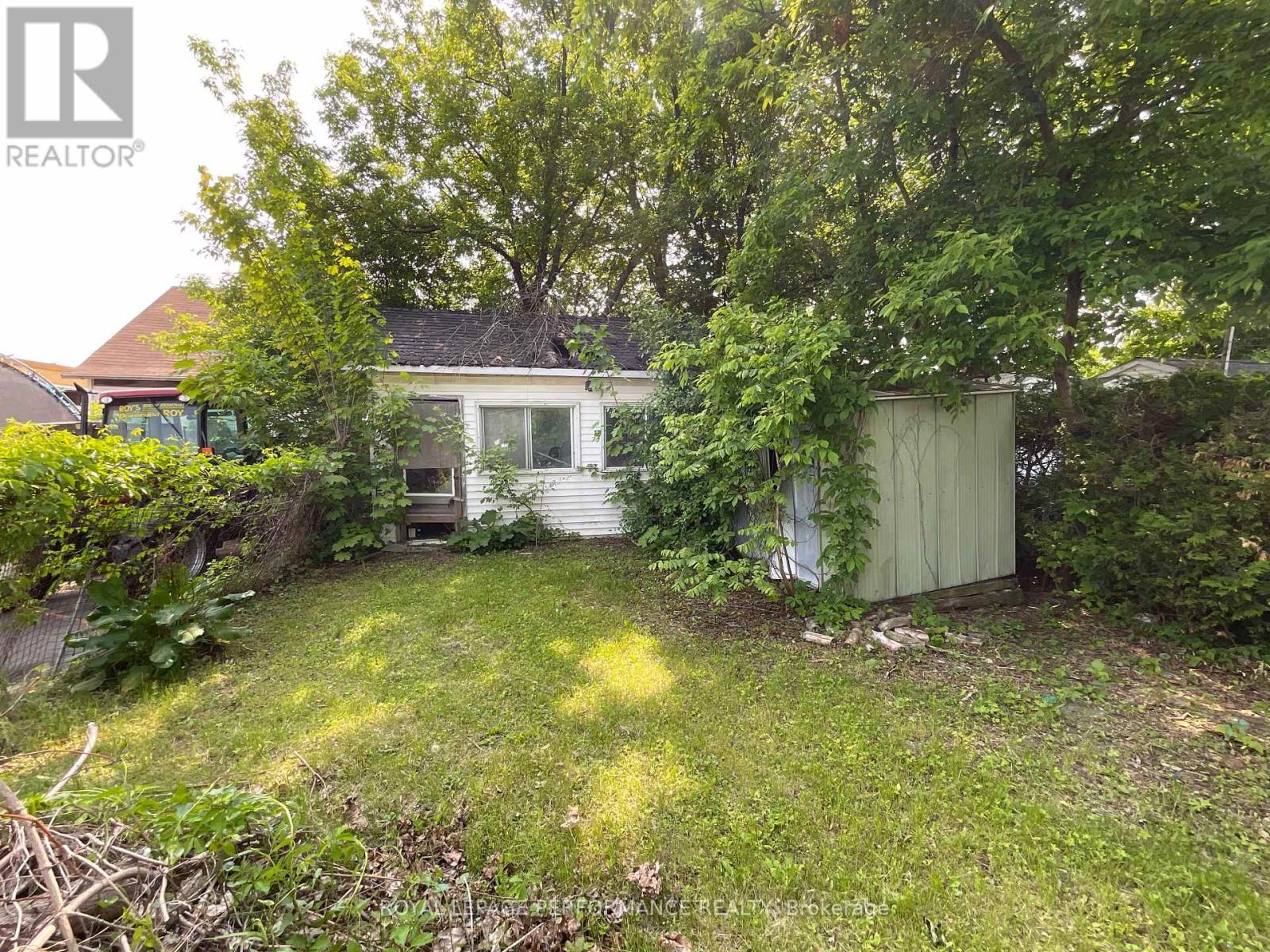 












427 CATHERINE STREET

,
Hawkesbury,




Ontario
K6A1Z8

