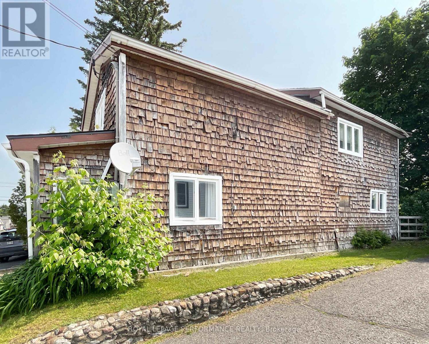 












427 CATHERINE STREET

,
Hawkesbury,




Ontario
K6A1Z8

