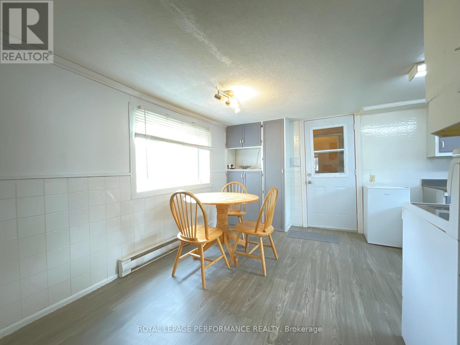 












427 CATHERINE STREET

,
Hawkesbury,




Ontario
K6A1Z8

