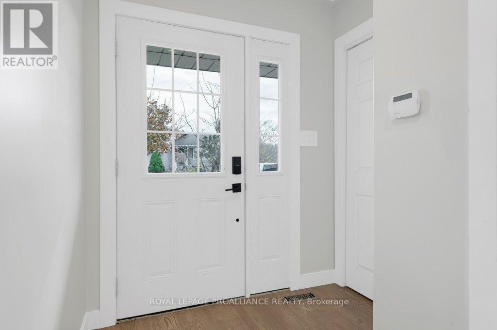 












48 FLEMING ROAD

,
Quinte West (Trenton Ward),




Ontario
K8V6P7

